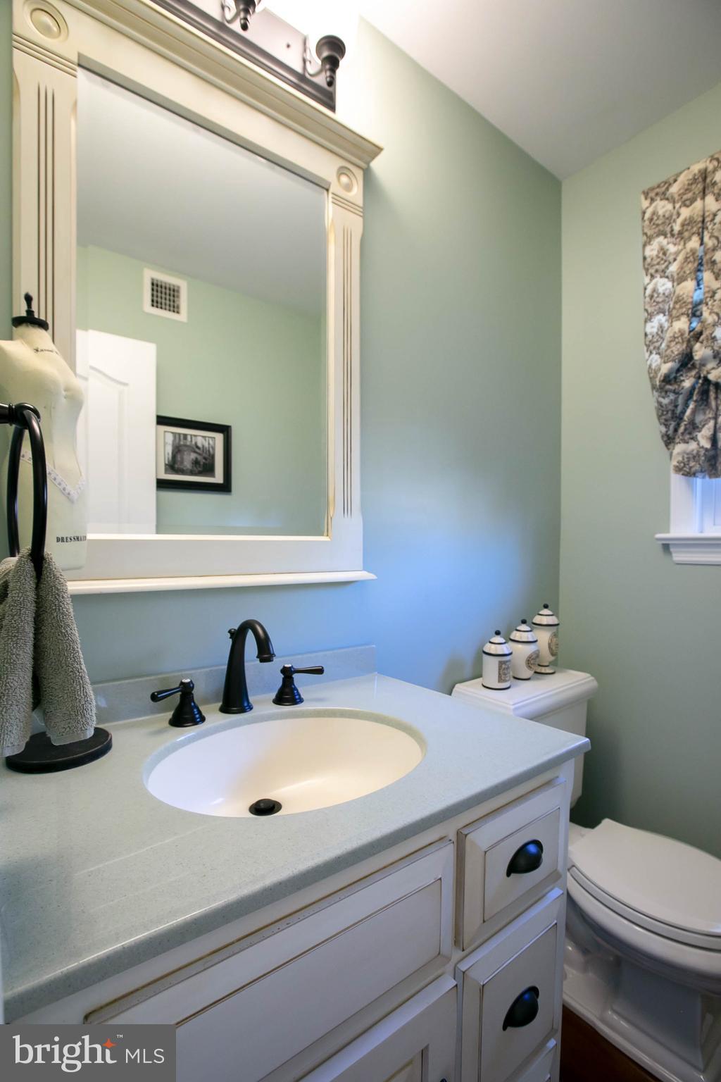 1520 Prospect Ridge Boulevard Haddon Heights, NJ 08035 - Photo 19 of 40 Main Floor Half Bath