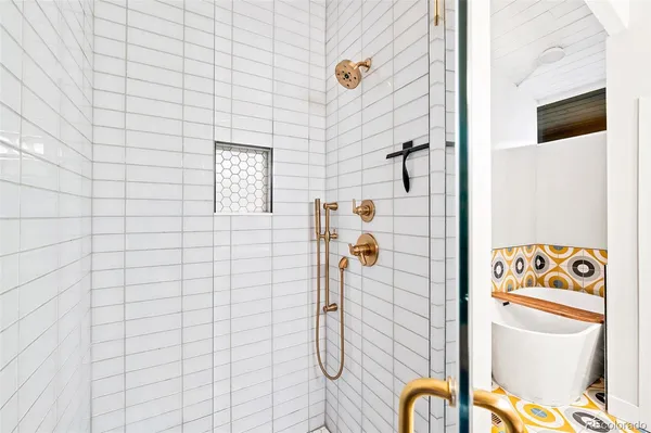 $6,900 | 1585 South Elm Street, Denver, CO 80222