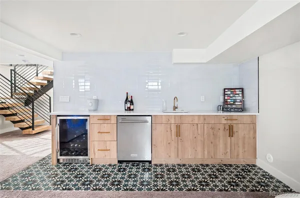 $6,900 | 1585 South Elm Street, Denver, CO 80222