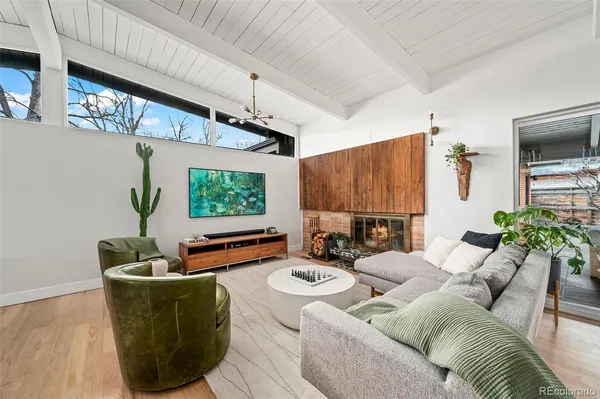 $6,900 | 1585 South Elm Street, Denver, CO 80222