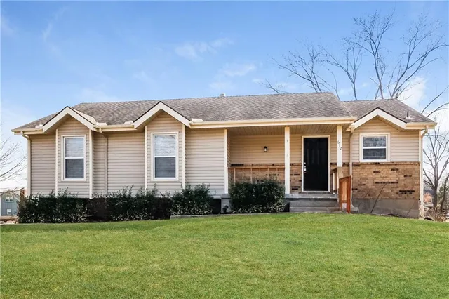 $1,855 | 612 Arena Drive, Peculiar, MO 64078