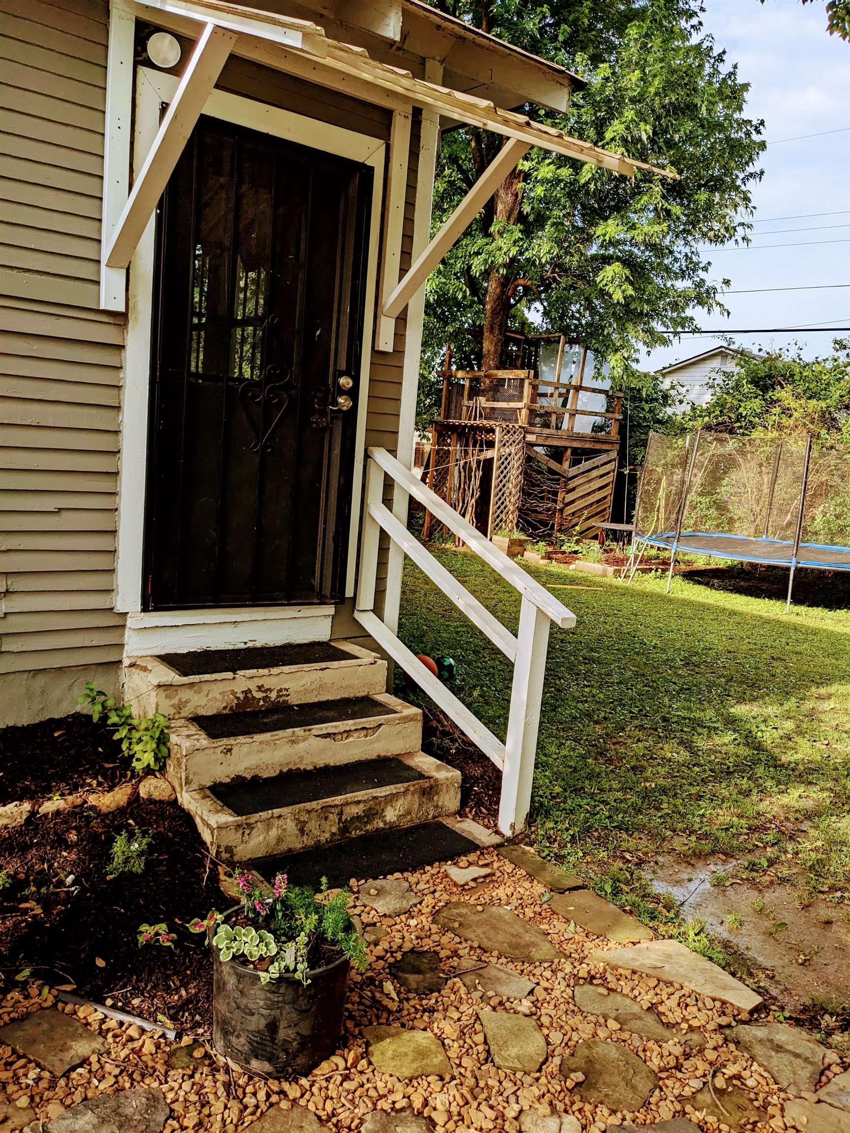 668 Spring Street Memphis, TN 38112 - Photo 14 of 15