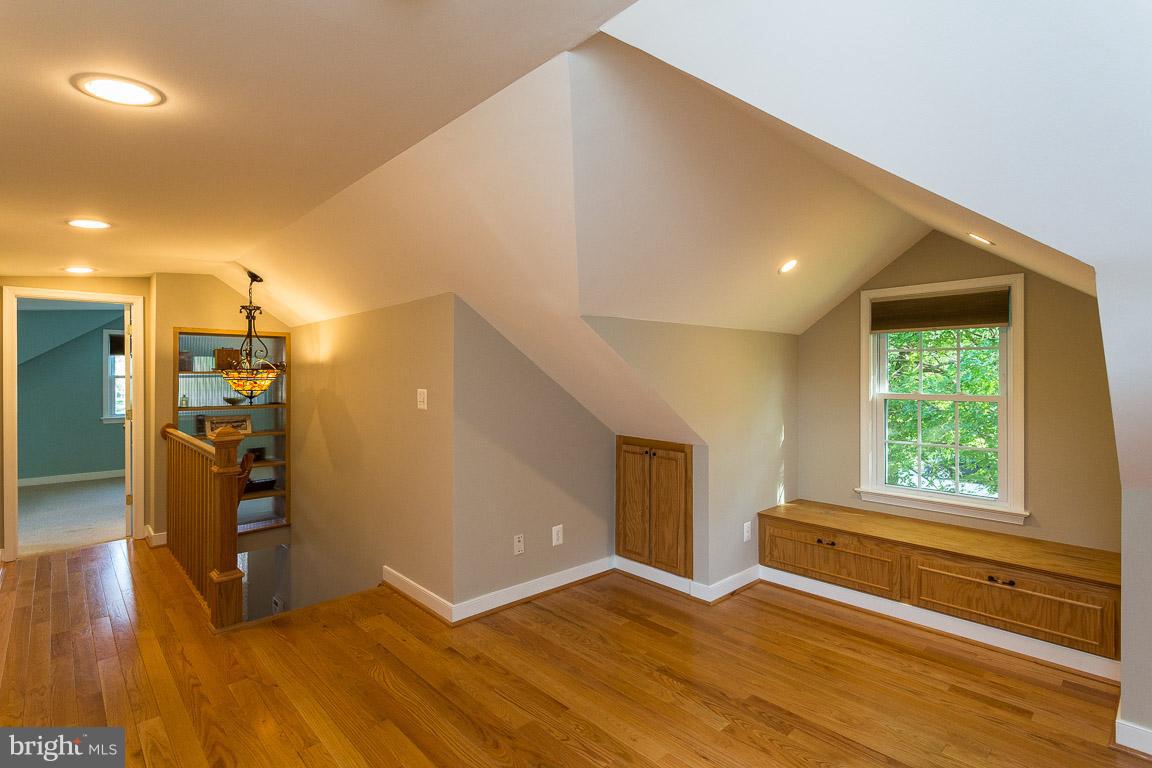 6904 Barrett Road Falls Church, VA 22042 - Photo 16 of 28 Loft - Office/Nursery/Library