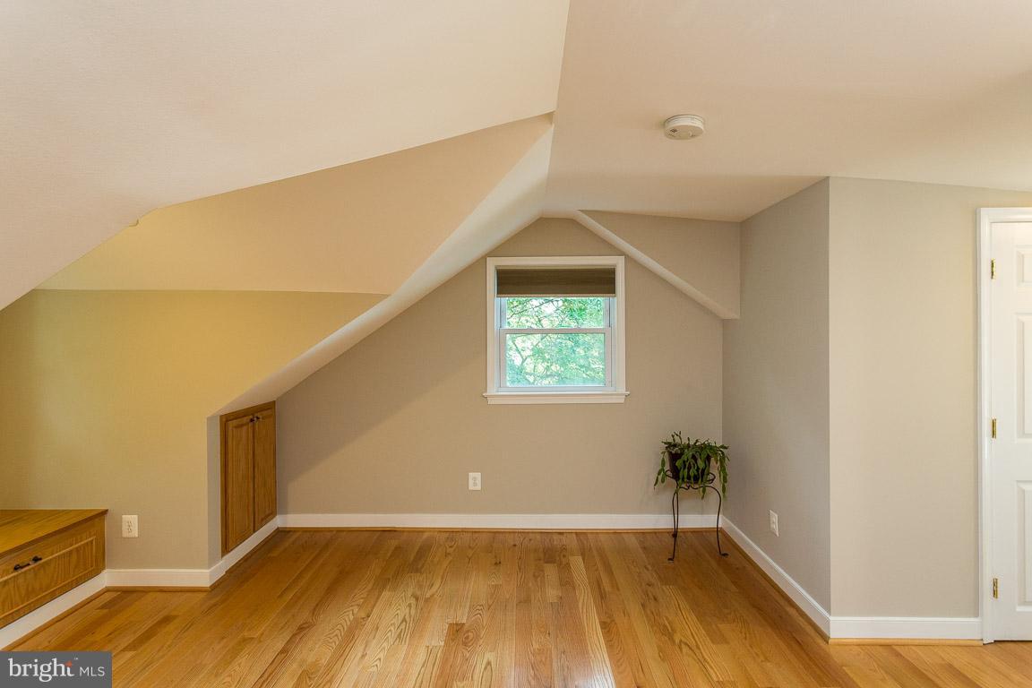 6904 Barrett Road Falls Church, VA 22042 - Photo 19 of 28 Loft - Office/Nursery/Library