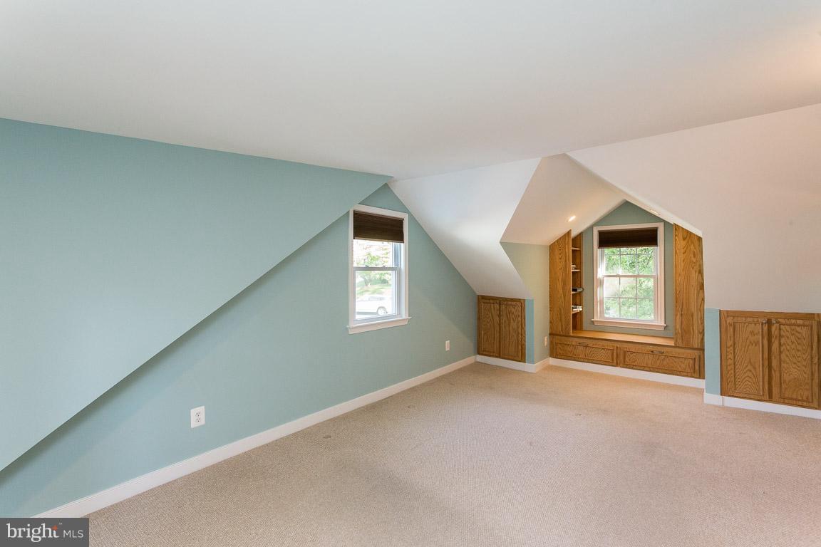 6904 Barrett Road Falls Church, VA 22042 - Photo 20 of 28 Bedroom (Master)
