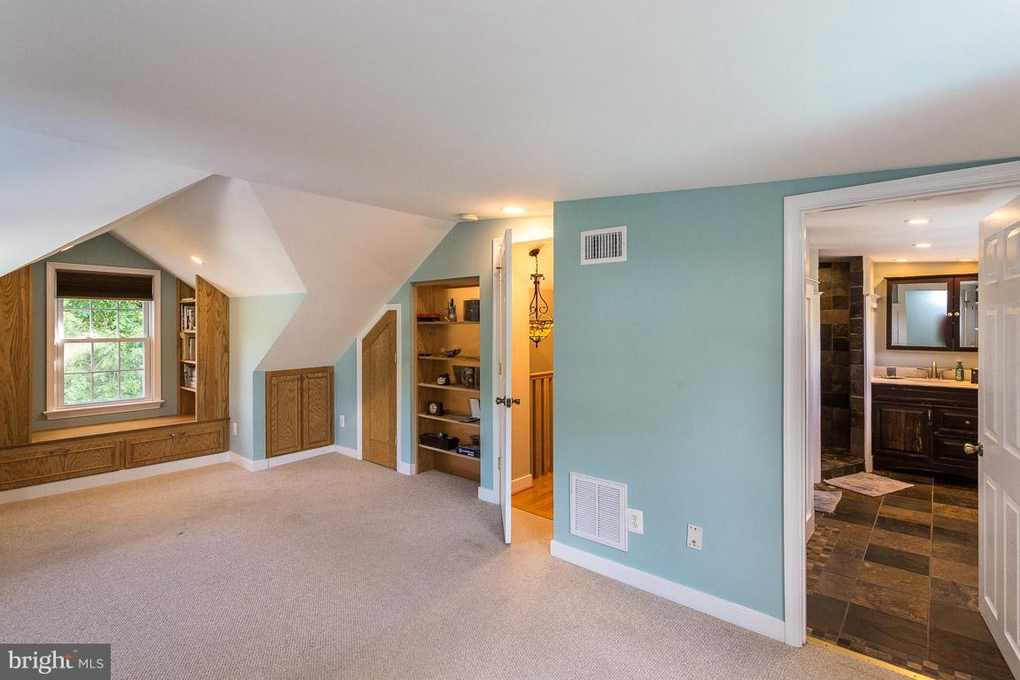 6904 Barrett Road Falls Church, VA 22042 - Photo 22 of 28 Bedroom (Master)