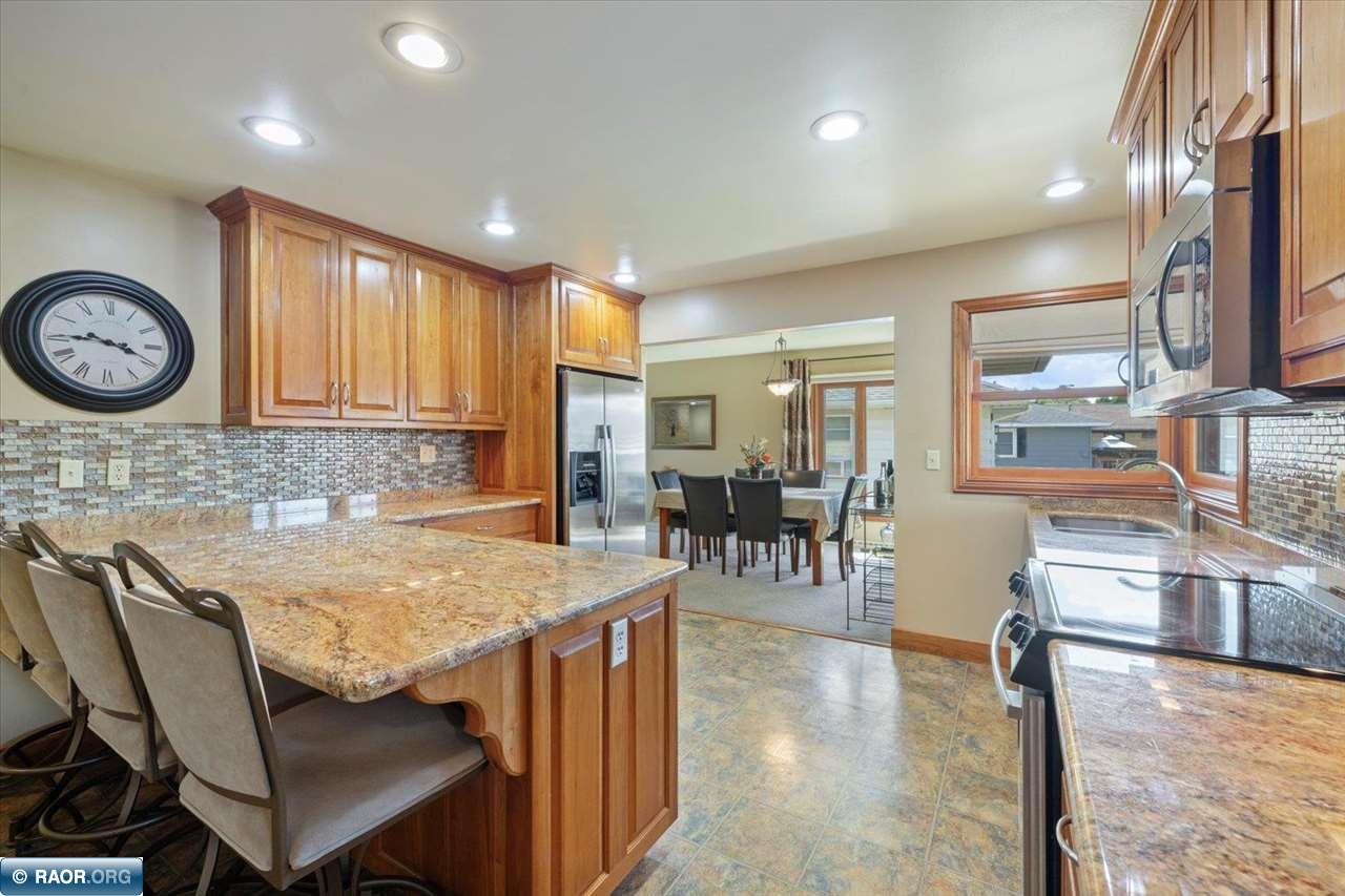 907 9th Street South Virginia, MN 55792 - Photo 2 of 31