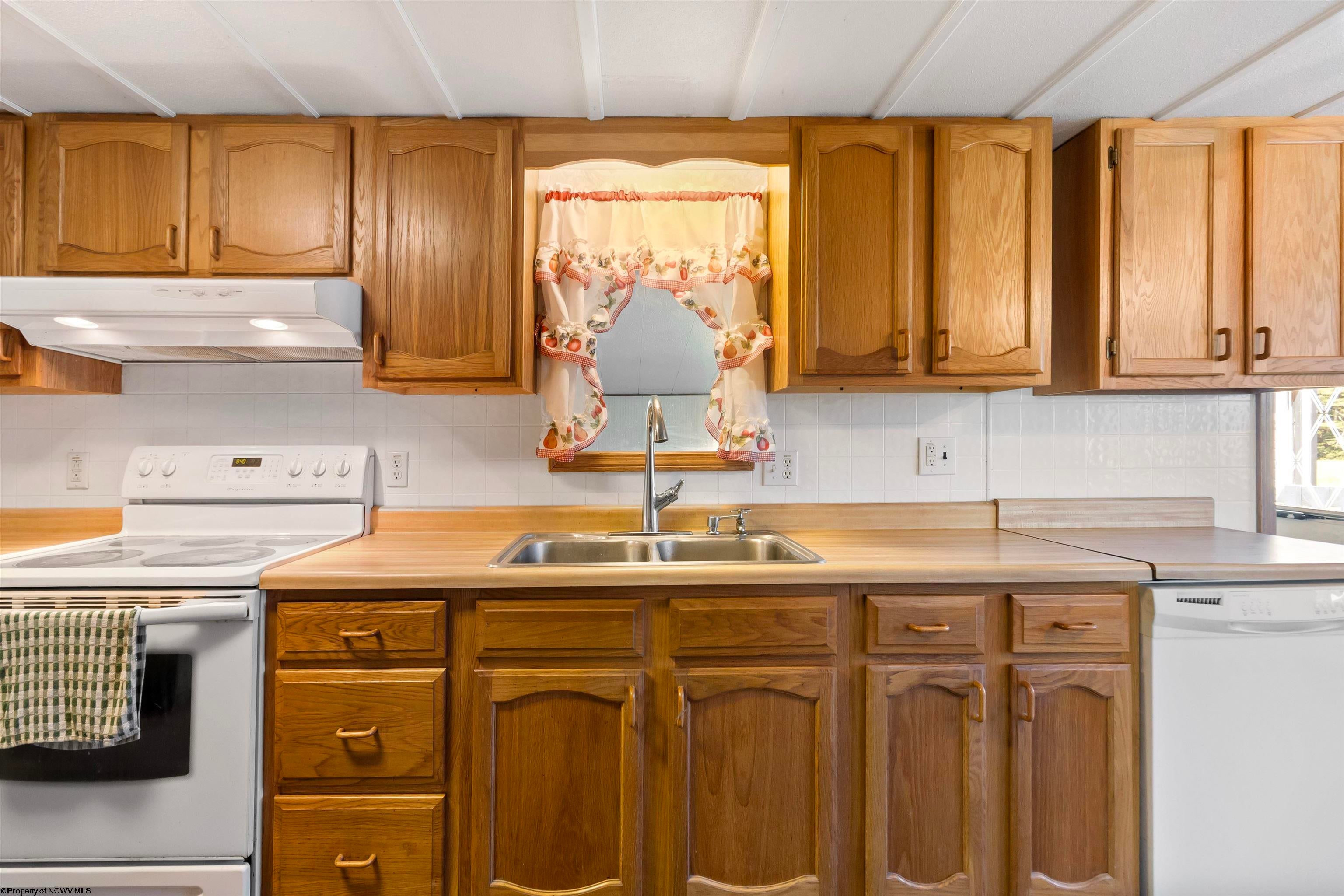 1526 Zinn Chapel Road Reedsville, WV 26547 - Photo 17 of 48 Gallery Image 17