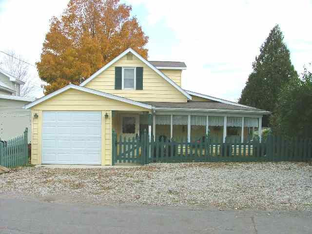 301 Duryeas Point Michigan Center, MI 49254 - Photo 2 of 7 Photo 2
