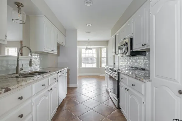 $2,200 | 17982 County Road 1275, Tyler, TX 75703