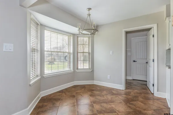 $2,200 | 17982 County Road 1275, Tyler, TX 75703