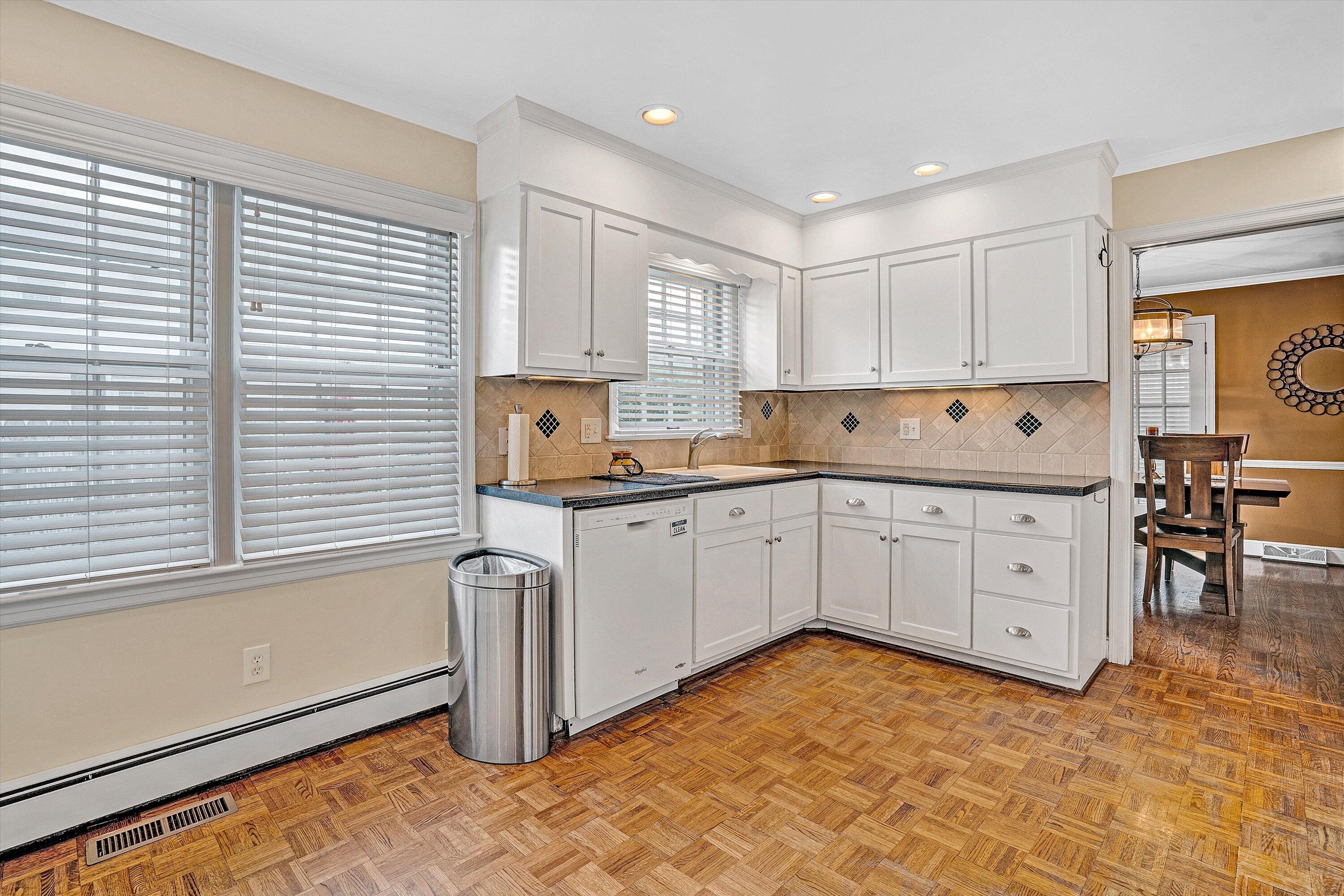 2201 Hunters Road Southwest Roanoke, VA 24015 - Photo 19 of 56 19-DSC00292
