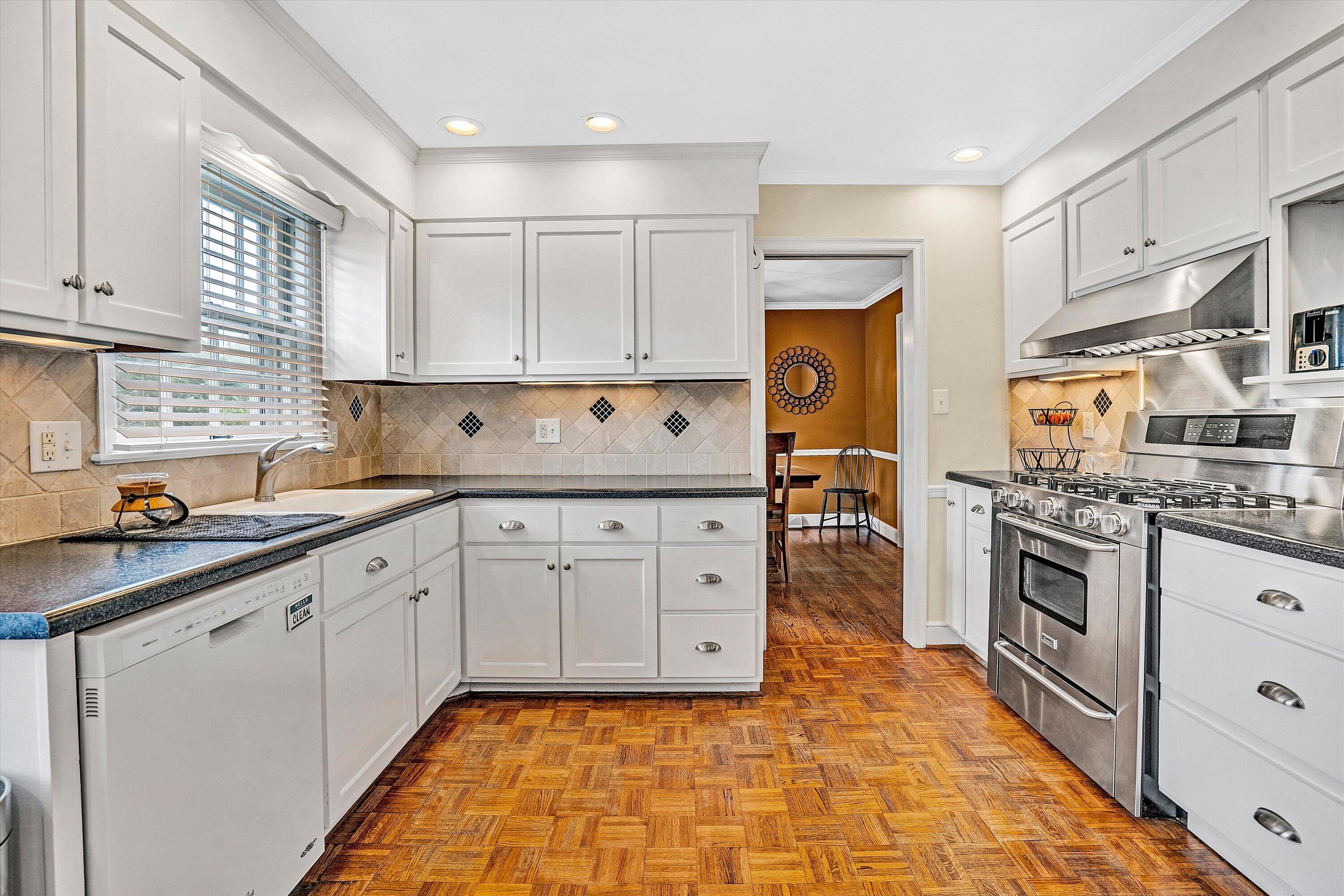 2201 Hunters Road Southwest Roanoke, VA 24015 - Photo 21 of 56 21-DSC00298