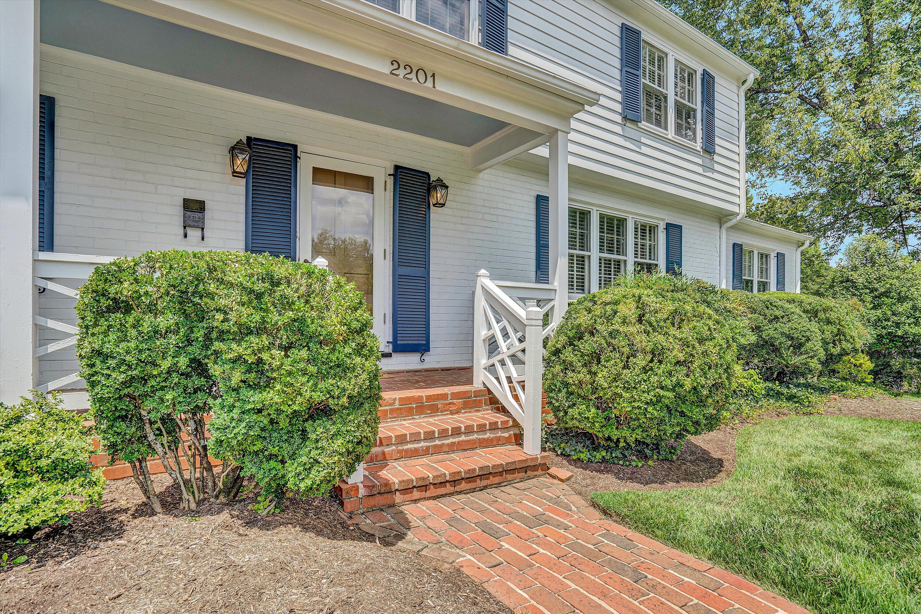 2201 Hunters Road Southwest Roanoke, VA 24015 - Photo 5 of 56 05-DSC00433