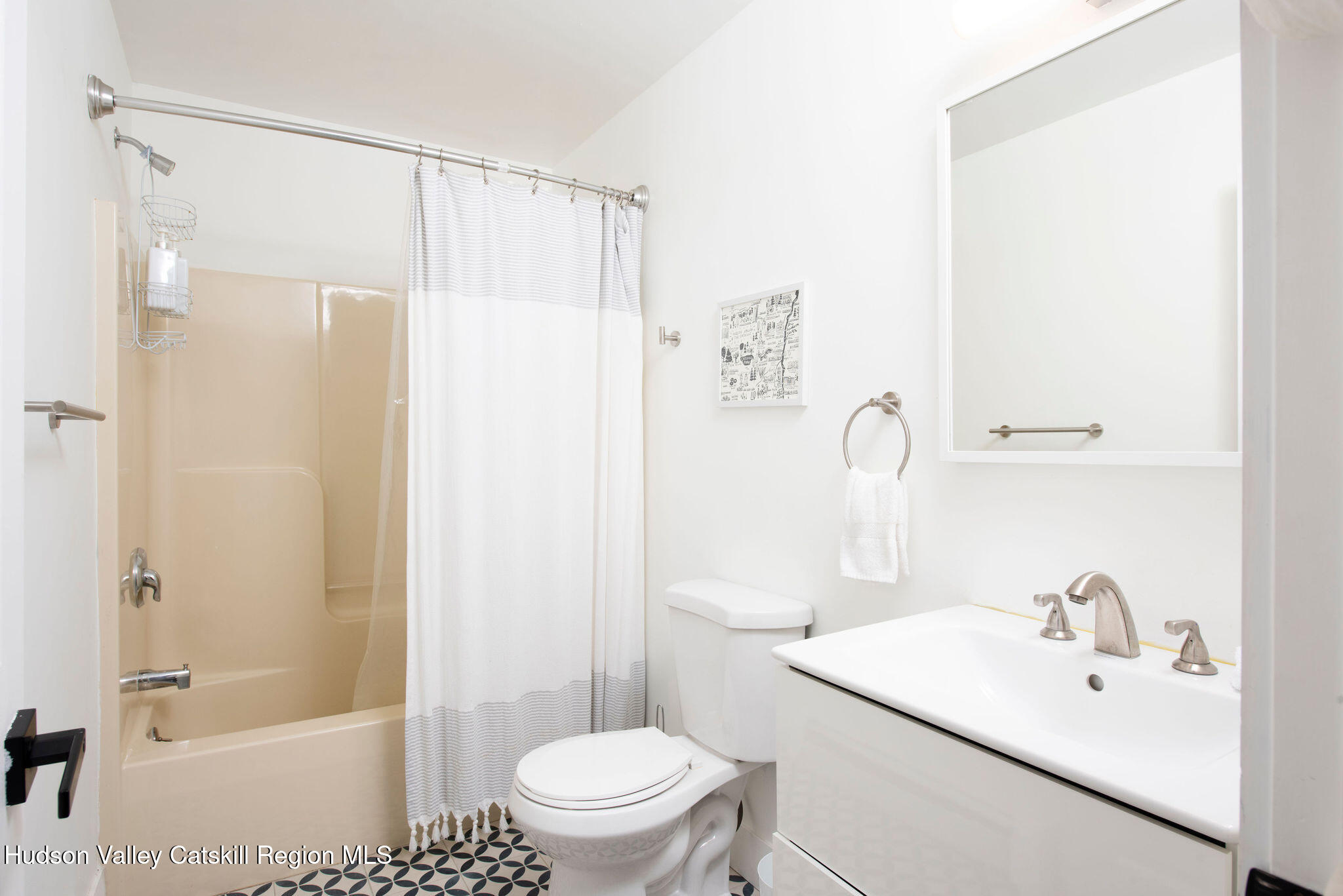 31 Laurel Hollow Road Kerhonkson, NY 12446 - Photo 27 of 47 a bathroom with a sink toilet and shower