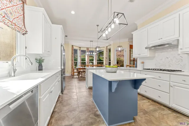 $575,000 | 2102 Sassy Lane, Baton Rouge, LA 70808