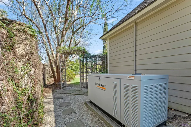 $575,000 | 2102 Sassy Lane, Baton Rouge, LA 70808