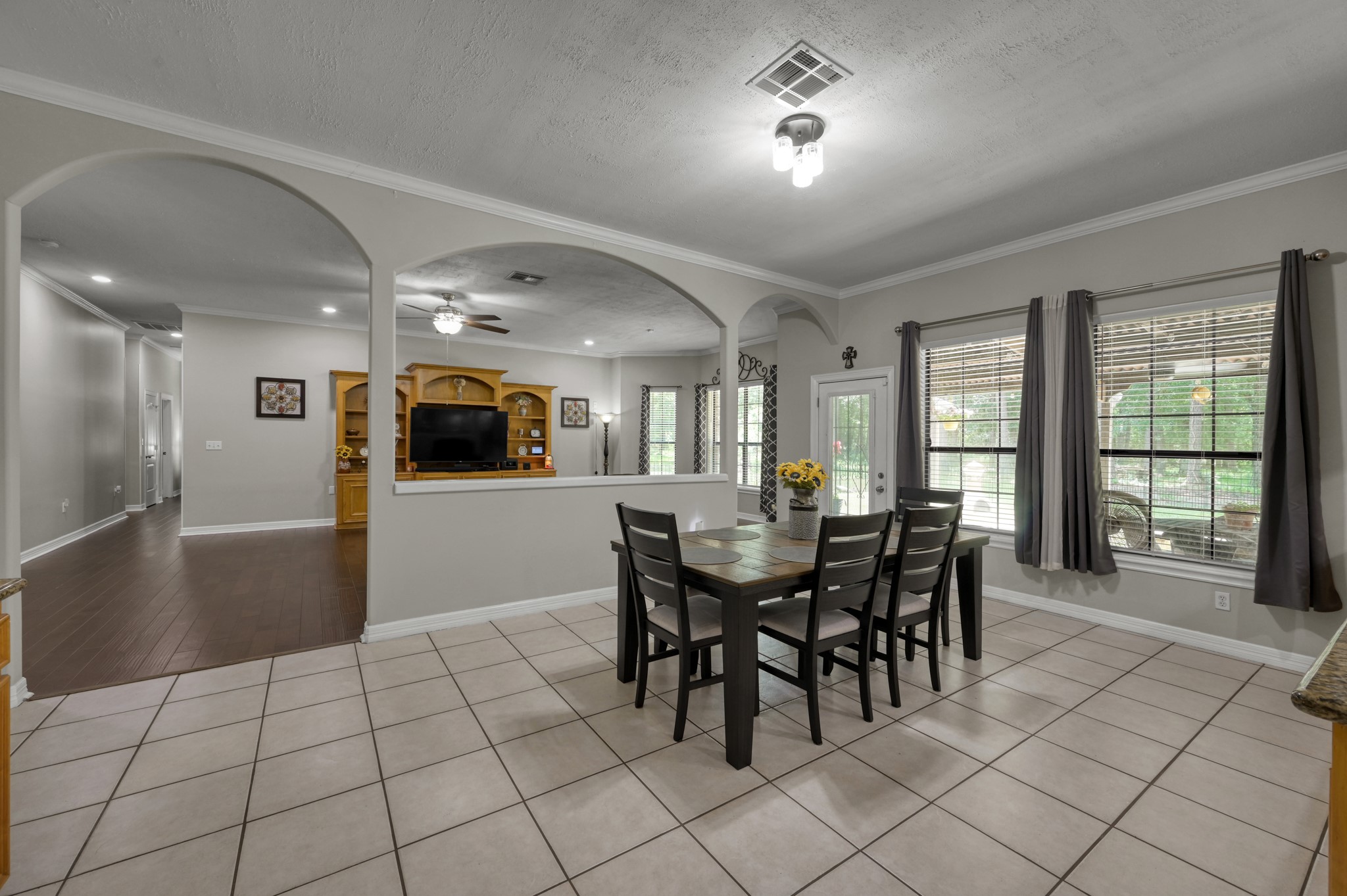 910 Commons Way Court Huffman, TX 77336 - Photo 11 of 49
