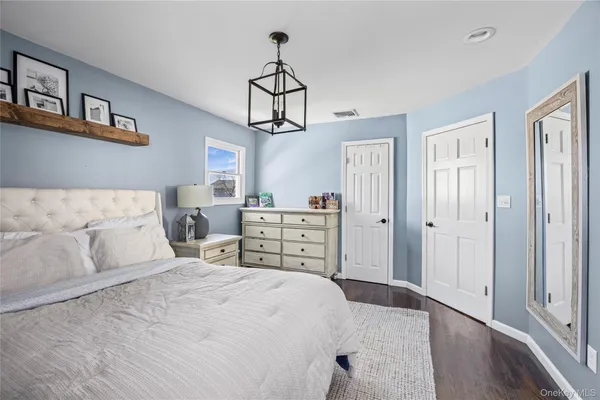 $999,000 | 22 Marquette Drive, Smithtown, NY 11787