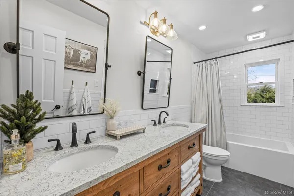 $999,000 | 22 Marquette Drive, Smithtown, NY 11787