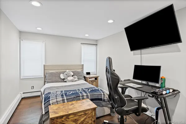 $999,000 | 22 Marquette Drive, Smithtown, NY 11787