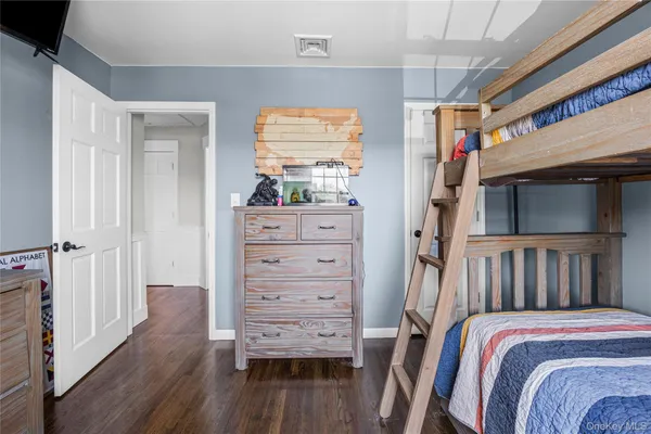 $999,000 | 22 Marquette Drive, Smithtown, NY 11787