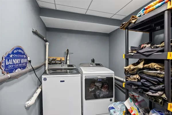 $999,000 | 22 Marquette Drive, Smithtown, NY 11787