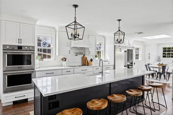 $999,000 | 22 Marquette Drive, Smithtown, NY 11787