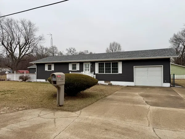 $209,900 | 402 East St Louis Street, Knox, IN 46534