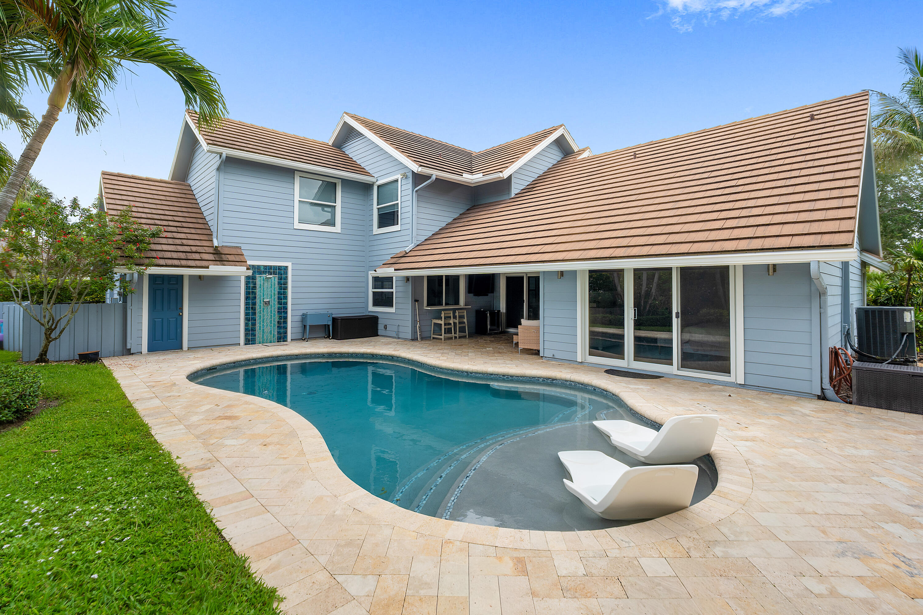 18770 Southeast River Ridge Road Jupiter, FL 33469 - Photo 31 of 39 pool