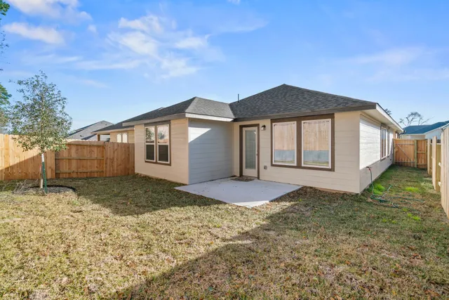 $2,095 | 2014 Darlington Oak Drive, Conroe, TX 77304