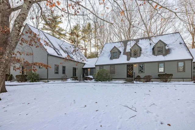 $359,000 | 3 Montrose Drive, Stratham, NH 03885