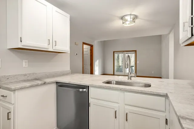 $359,000 | 3 Montrose Drive, Stratham, NH 03885