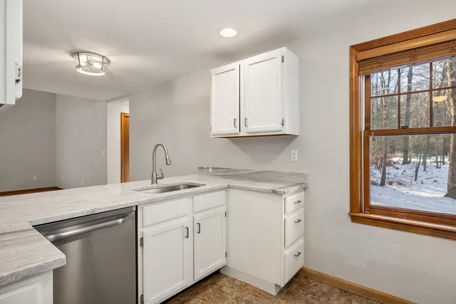 $359,000 | 3 Montrose Drive, Stratham, NH 03885