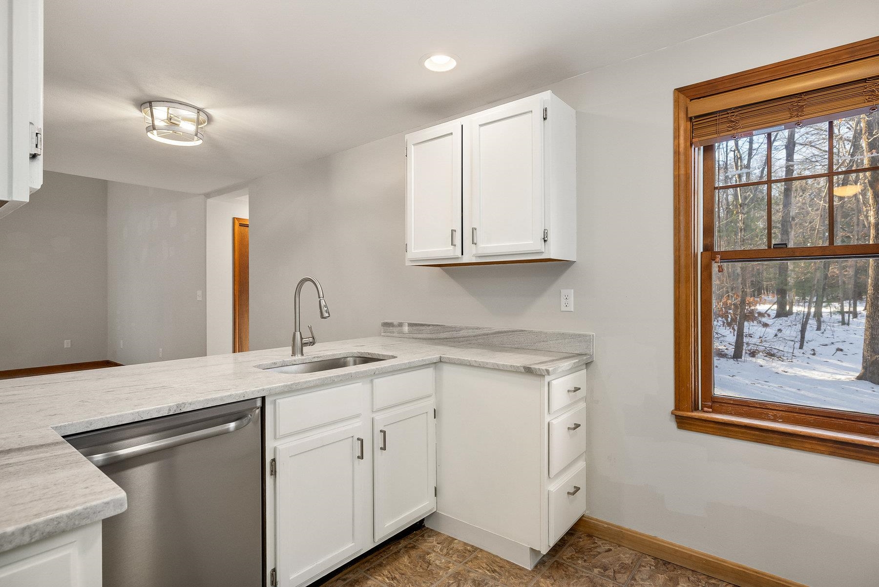 3 Montrose Drive Stratham, NH 03885 - Photo 14 of 38