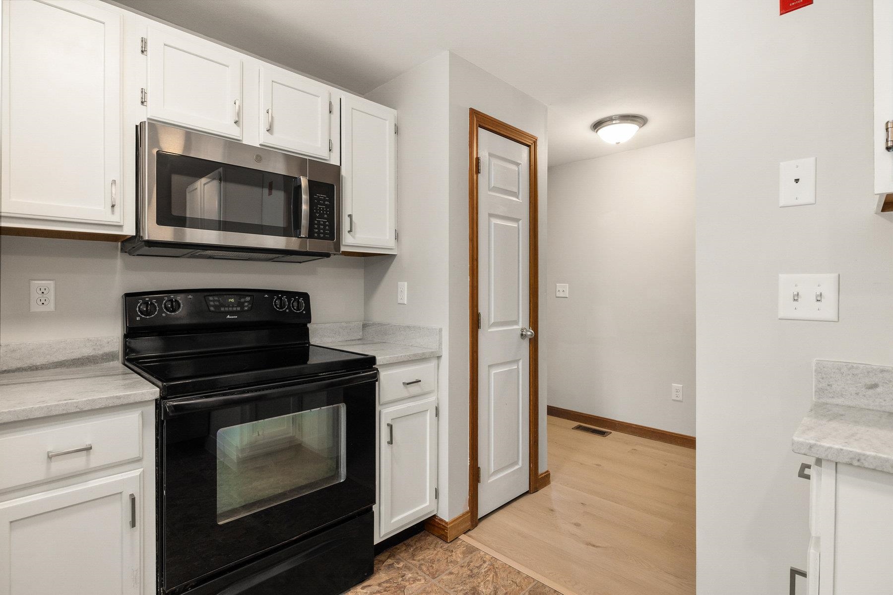3 Montrose Drive Stratham, NH 03885 - Photo 16 of 38