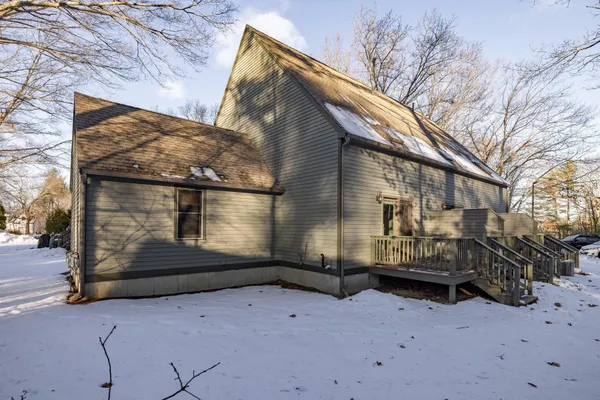 $359,000 | 3 Montrose Drive, Stratham, NH 03885