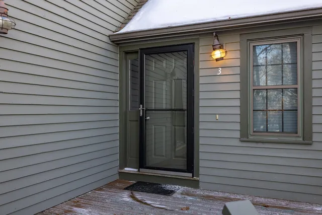 $359,000 | 3 Montrose Drive, Stratham, NH 03885