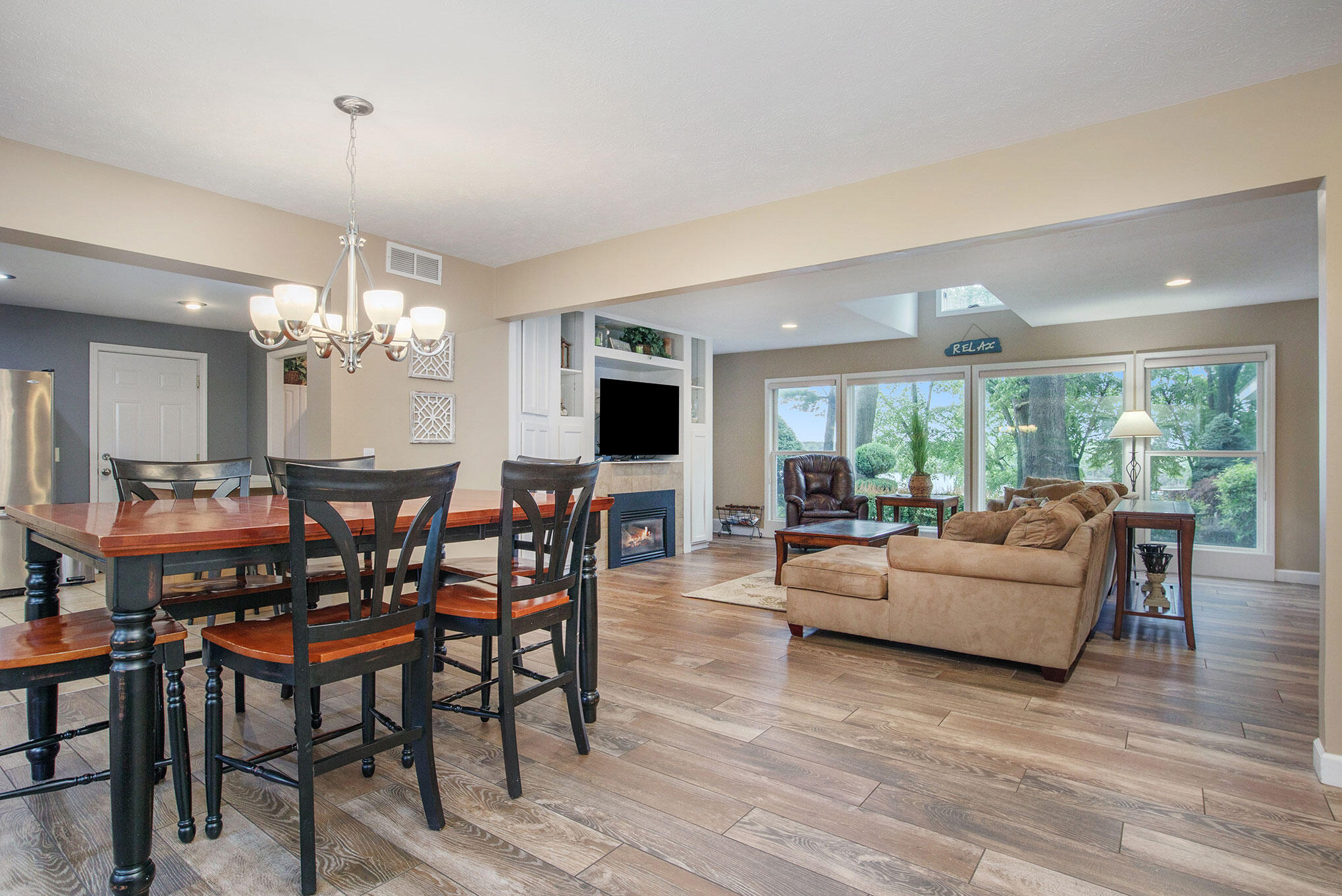3960 Highgate Road Norton Shores, MI 49441 - Photo 8 of 41 Dining