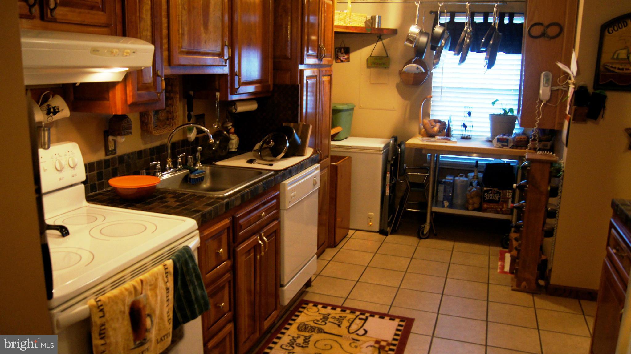 3920 Cutty Sark Road Baltimore, MD 21220 - Photo 4 of 30 Kitchen