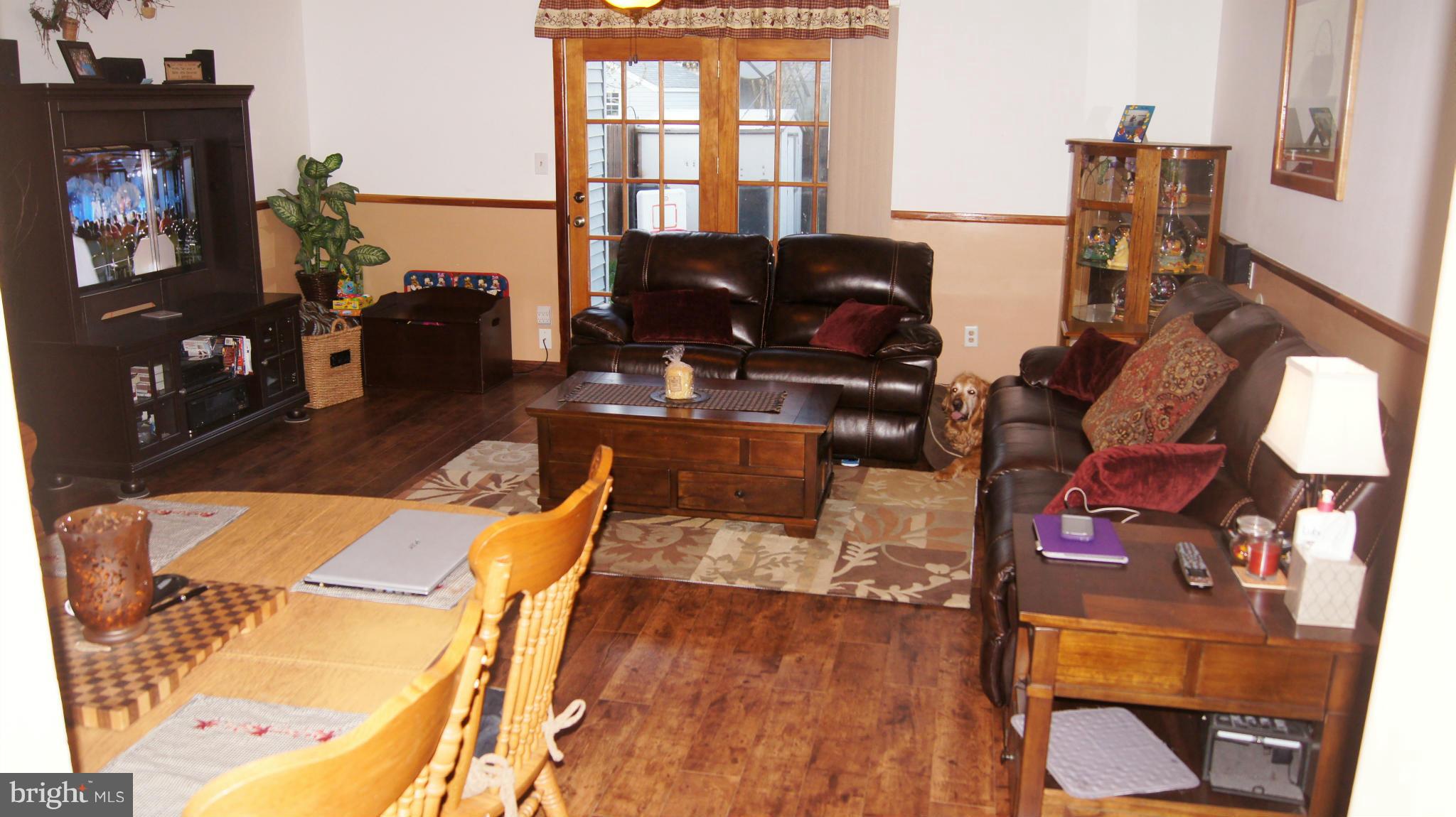 3920 Cutty Sark Road Baltimore, MD 21220 - Photo 7 of 30 Living Room