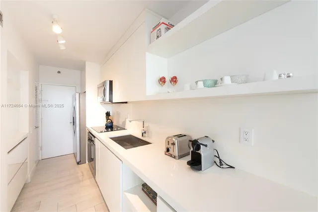 $545,000 | 100 Lincoln Road, Unit 619, Miami Beach, FL 33139