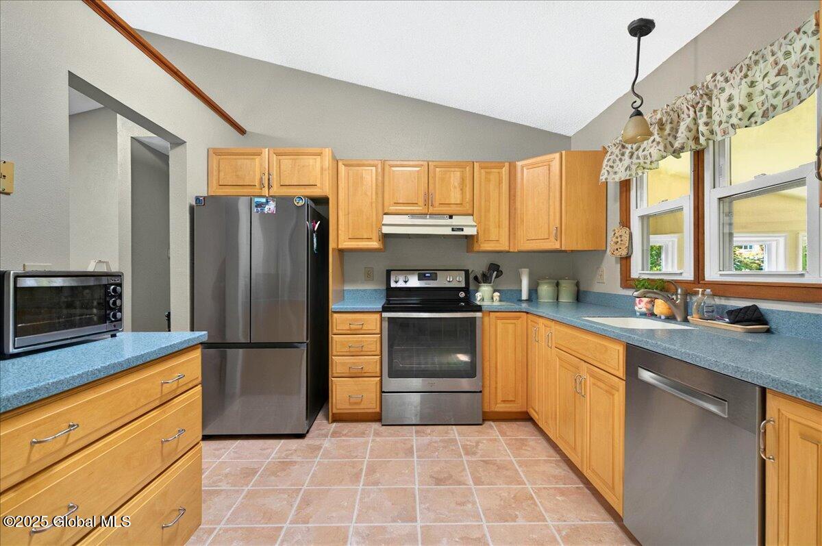 72 Algonquin Road Halfmoon, NY 12065 - Photo 8 of 27 29-72 ALGONQUIN-9