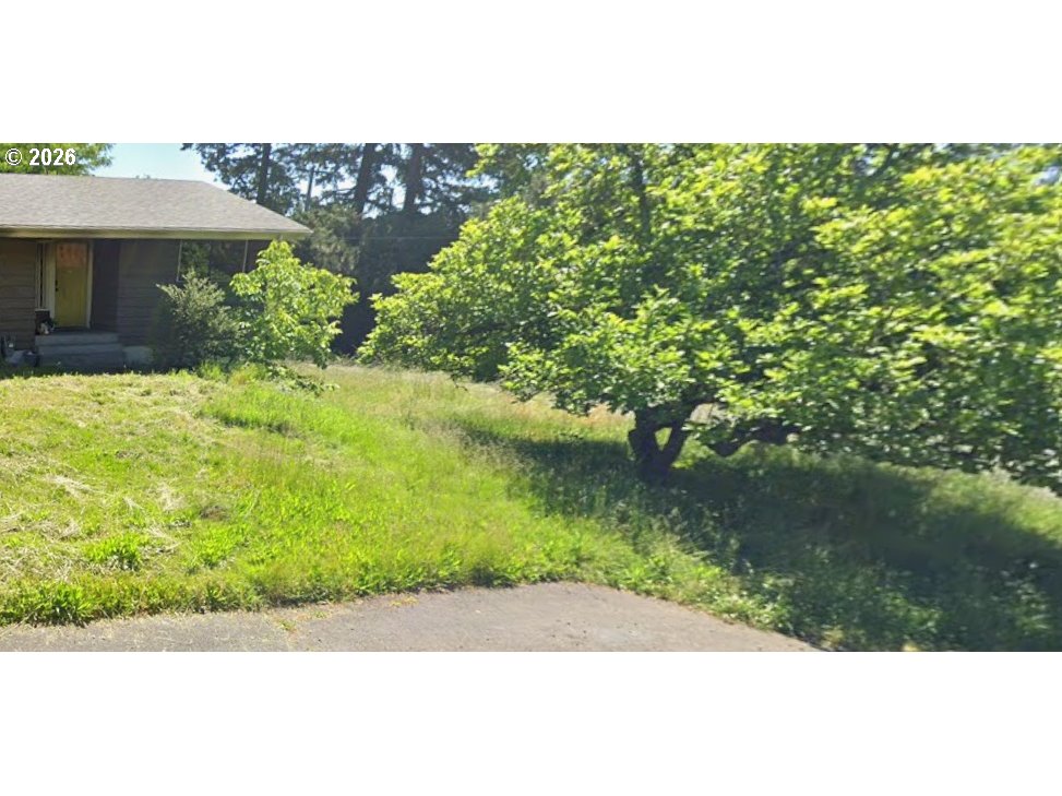6166 Southwest Wilbard Street Portland, OR 97219 - Photo 9 of 11