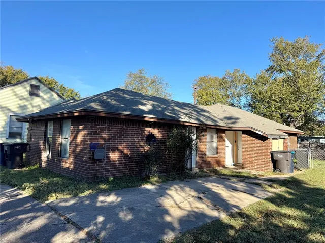 a view of house with a outdoor space
