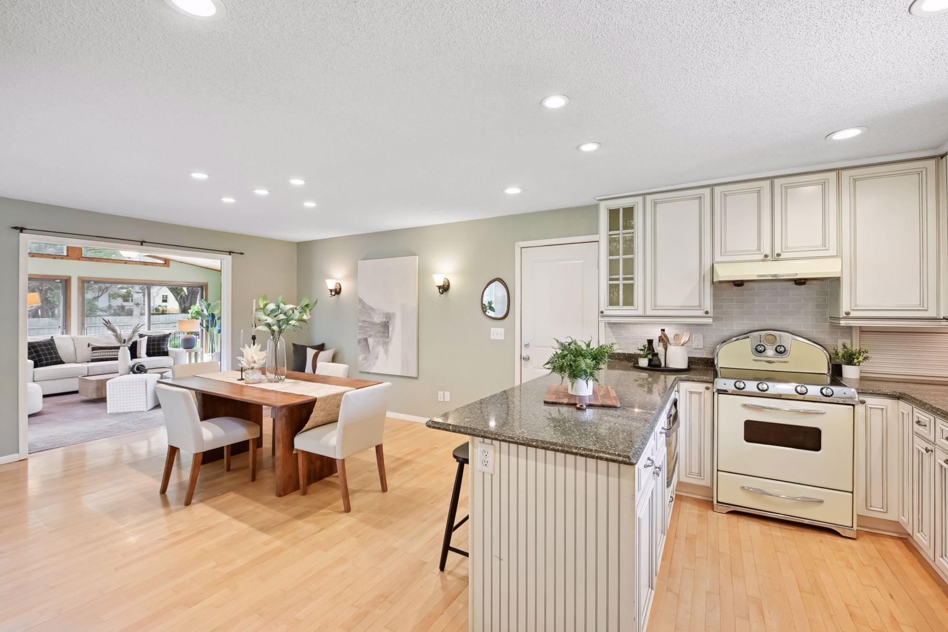 18025 Hummingbird Road Deephaven, MN 55391 - Photo 13 of 60 Gallery Image 13