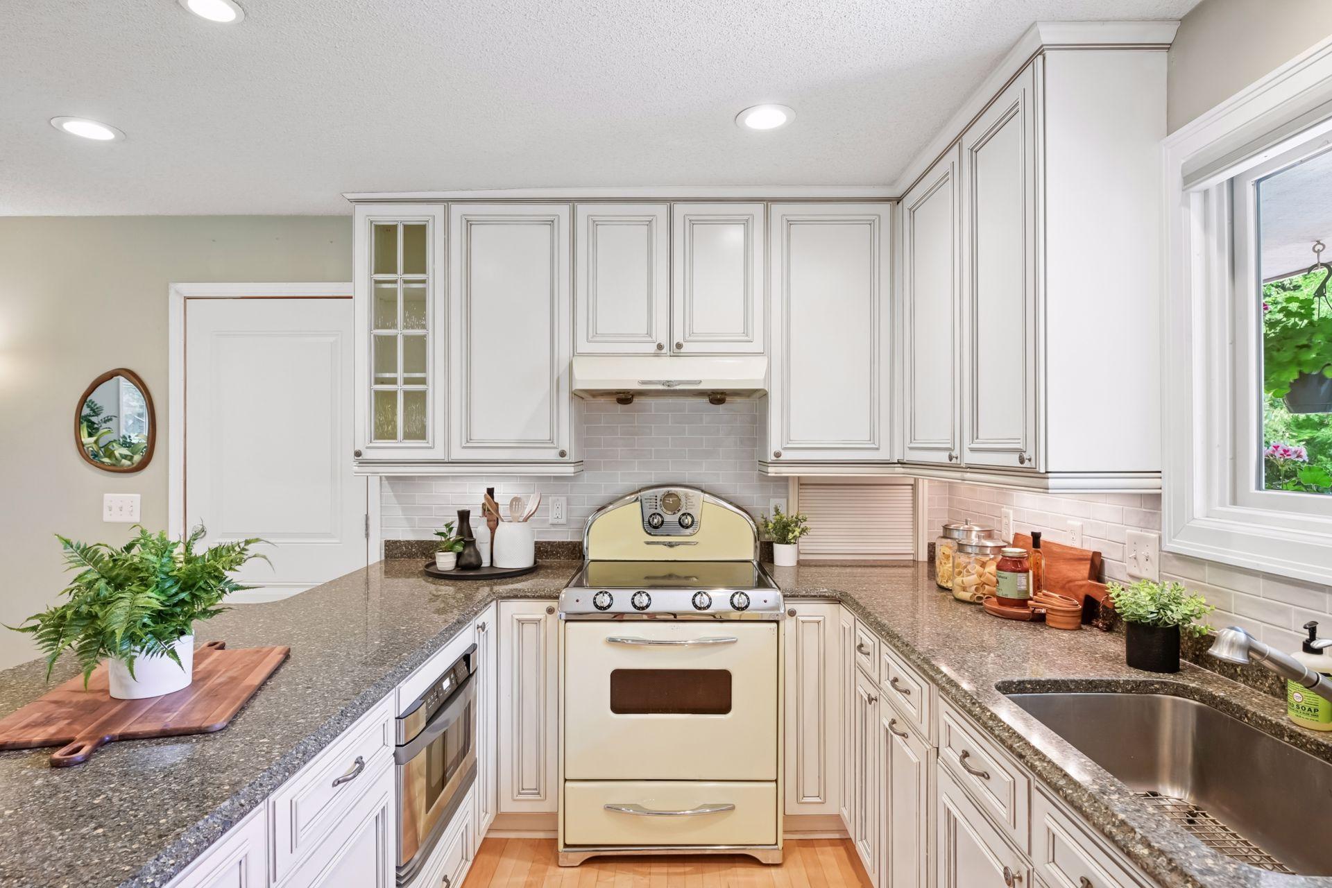 18025 Hummingbird Road Deephaven, MN 55391 - Photo 14 of 60 Gallery Image 14