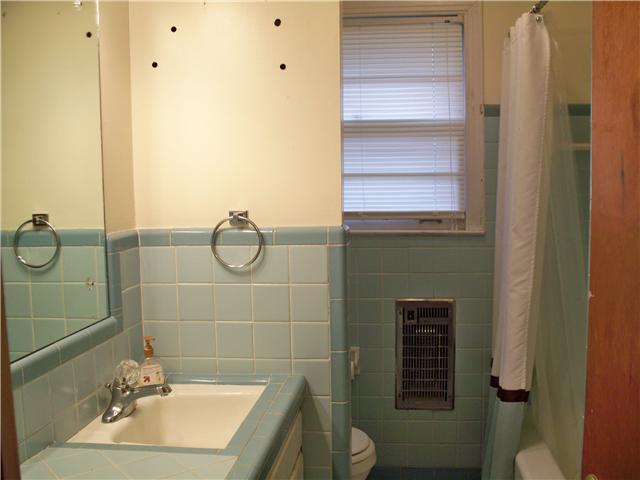 536 American Road Nashville, TN 37209 - Photo 12 of 16 Bathroom