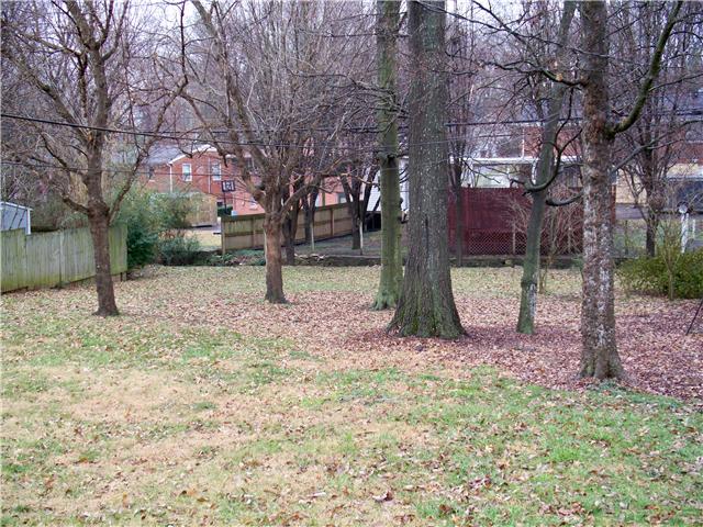 536 American Road Nashville, TN 37209 - Photo 13 of 16 Large Backyard