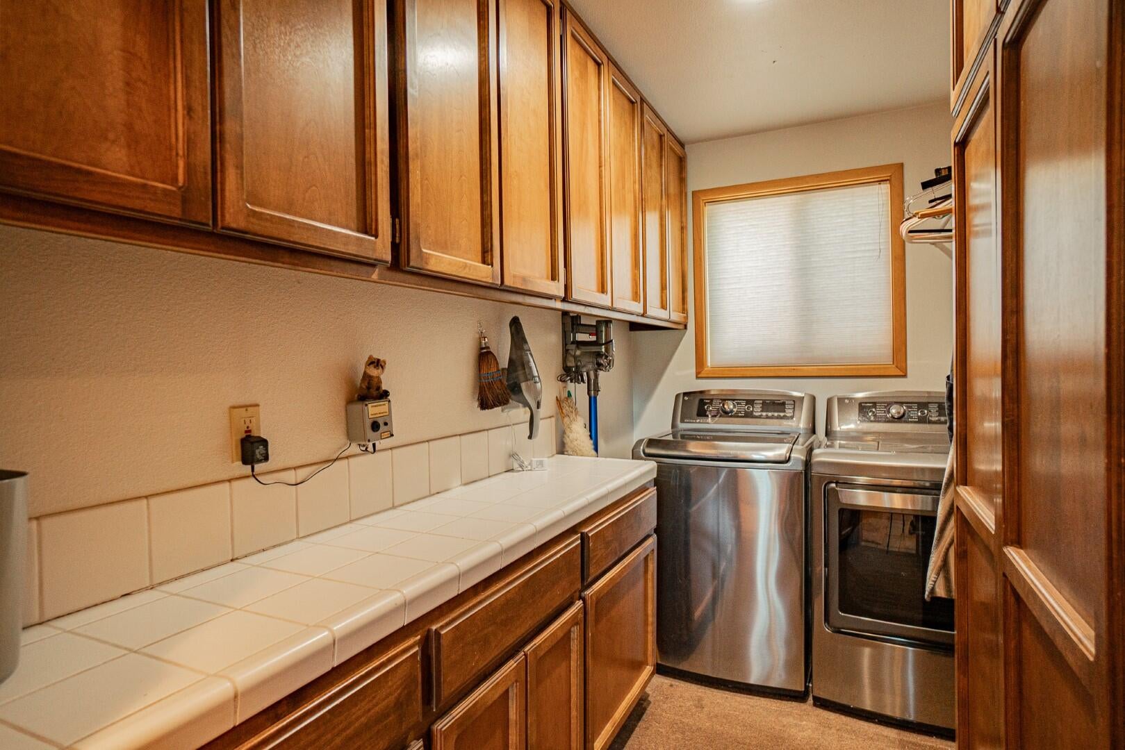 7540 Hyatt Prairie Road Ashland, OR 97520 - Photo 17 of 39 Utility Room off Kitchen